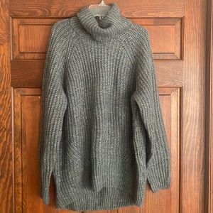 Old navy never worn oversized tunic sweater size small